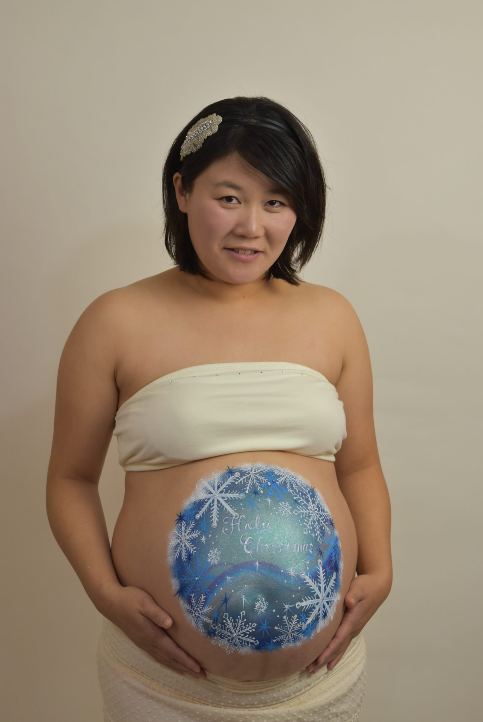 マタニティペイント「聖なるクリスマス」深井仁美の画像