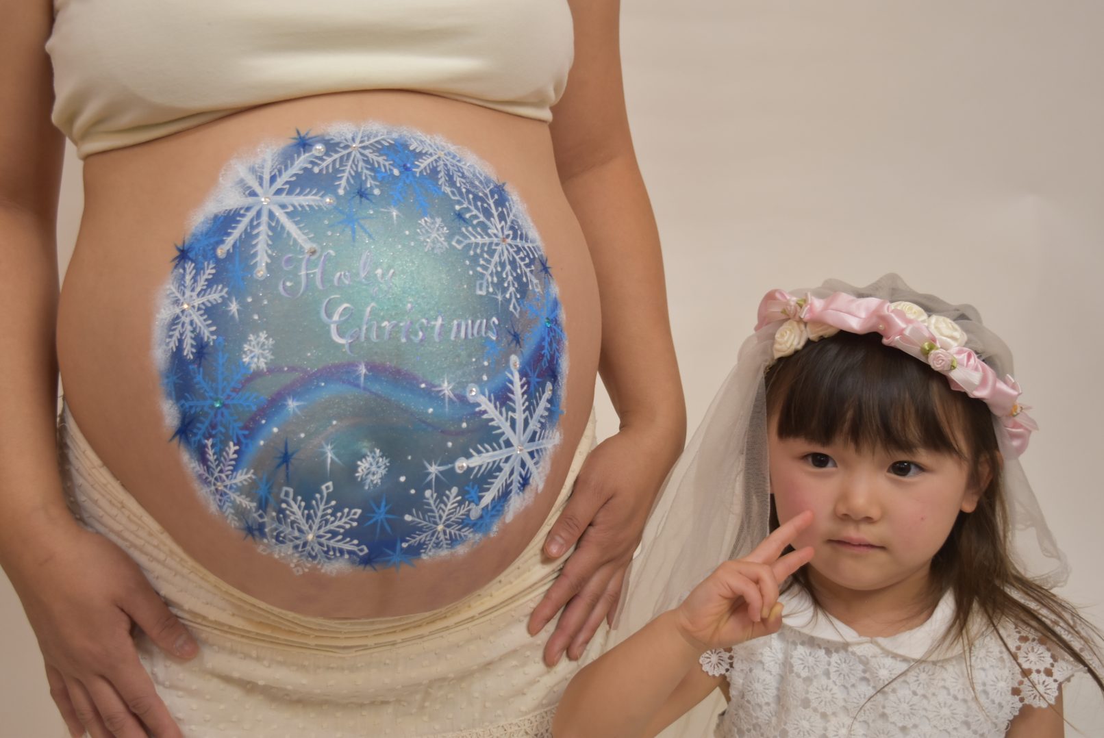 マタニティペイント「聖なるクリスマス」深井仁美の画像